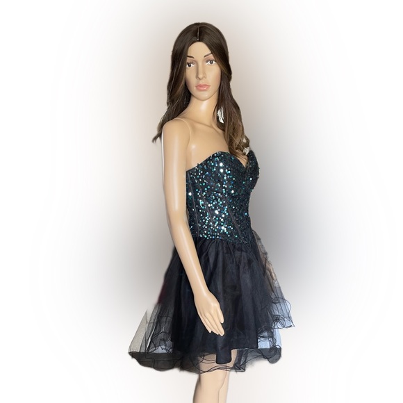 Black Sleeveless Blue Sequins Embellished Fit & Flare Dress Size 9/10 - Picture 5 of 16
